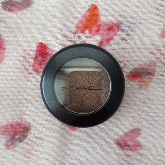⭐️HOST PICK⭐ MAC Cosmetics: Eye Shadow in Woodwinked - Picture 9 of 15